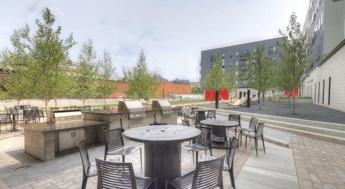 Cozysuites Boutique Sdo, Lawrenceville Apartment *